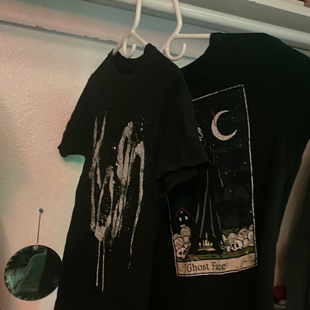 too hot topic, black graphic tees, one corner band shirt, still a freak